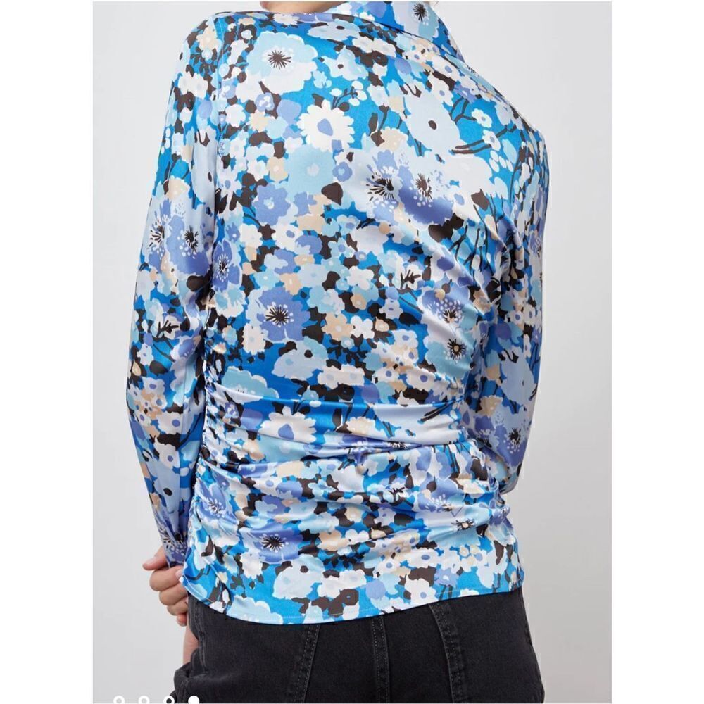 Rails Lisa Top in Blue Zinnia Button Up NWOT Size… - image 4